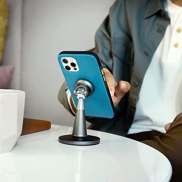 Symmetry Case with MagSafe for iPhone 13, Clear - Picture 6 of 9